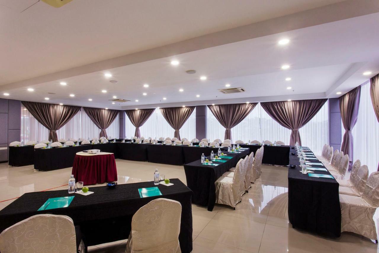 Amansari Hotel Nusajaya Nusajaya  Buitenkant foto