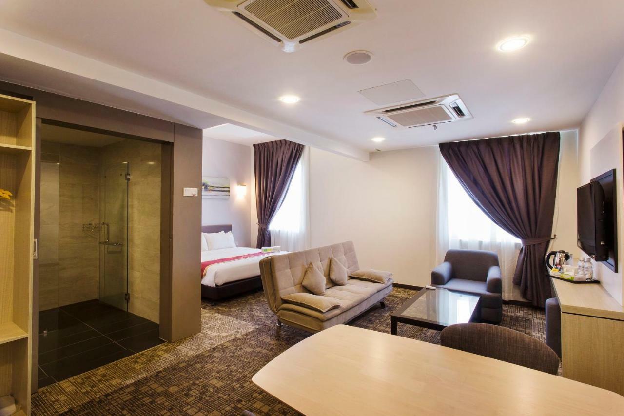 Amansari Hotel Nusajaya Nusajaya  Buitenkant foto